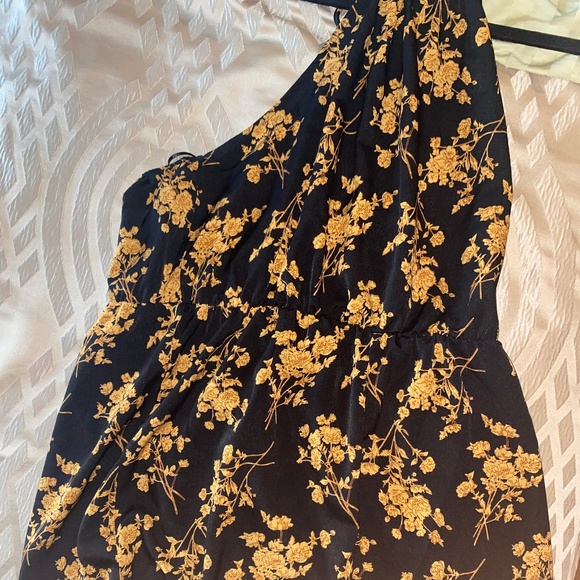 1XL Black & Gold Botanical Print Romper - Picture 1 of 4